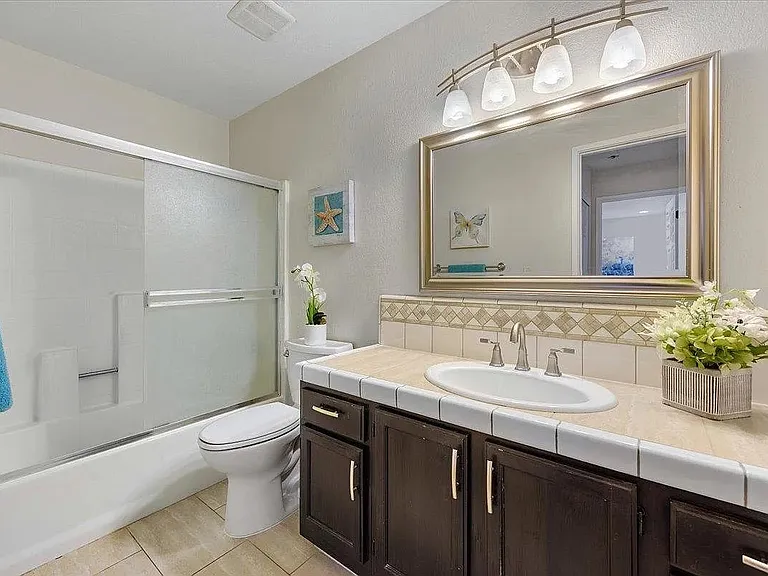 405 Creekside Ln — Photo 8