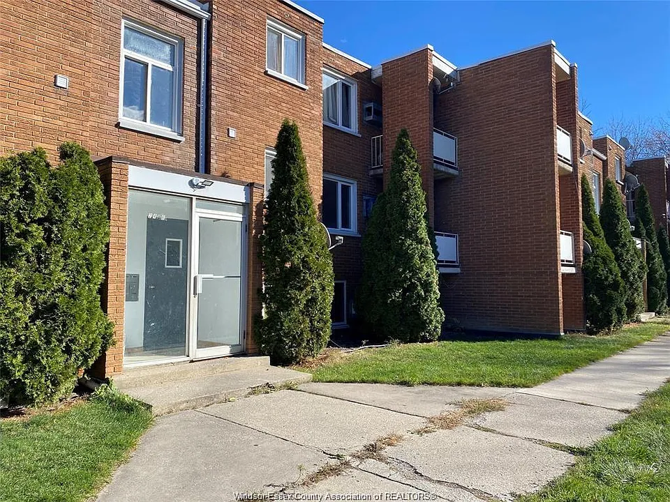 2476 Rivard Ave #5