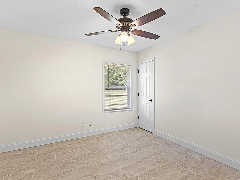 2141 SW Bayshore Blvd — Photo 18