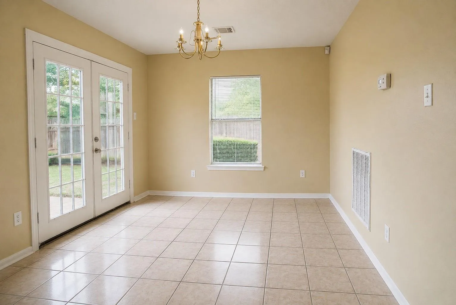 3 bed, 2.0 bath, 1177 sqft, $1,525 — Photo 4