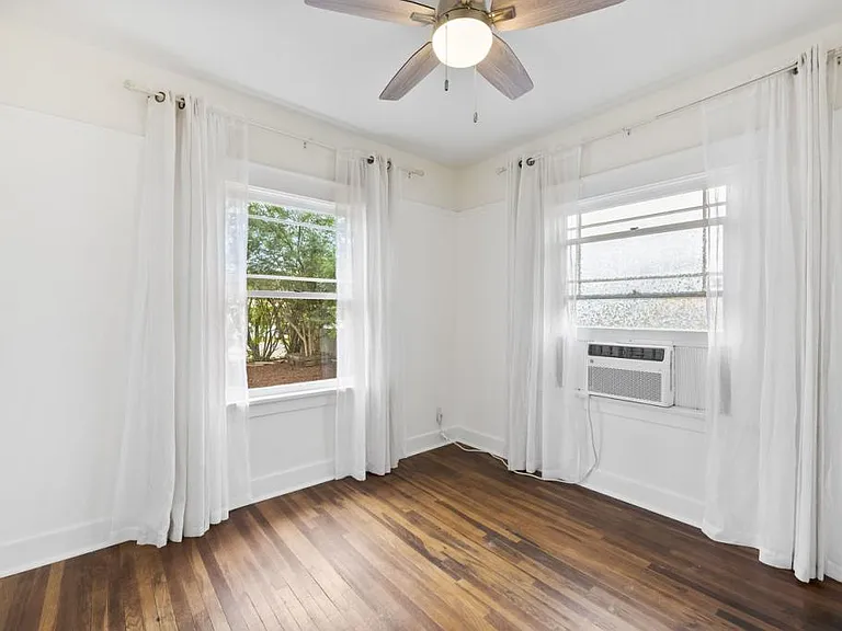 751 W 7th Ave — Photo 17