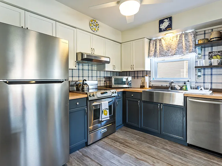 606 W Beach Ave — Photo 55