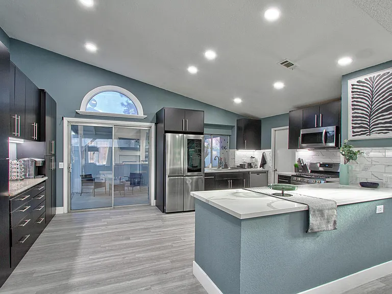 27086 Winchester Creek Ave — Photo 12