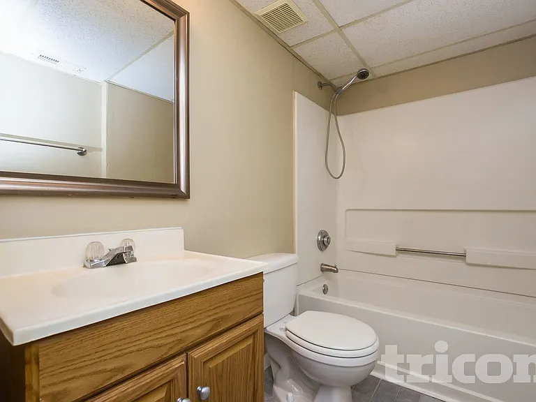 160 Eagle Glen Dr — Photo 9
