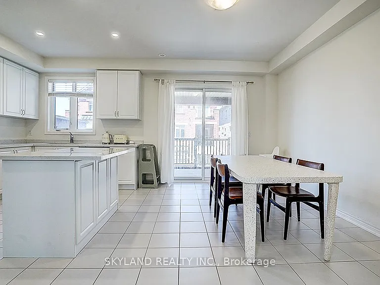 459 Dundas St E — Photo 12