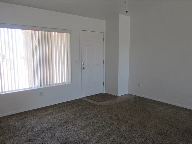 2402 E Prickly Pear Dr — Photo 6