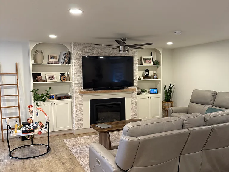 2715 Knob Hill Dr — Photo 4