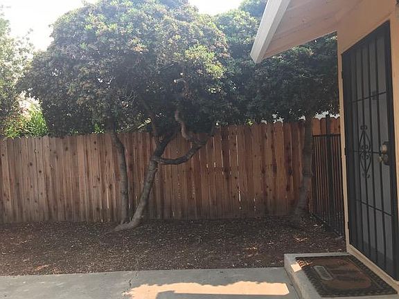 2nd image of 959 Gretchen Ln
