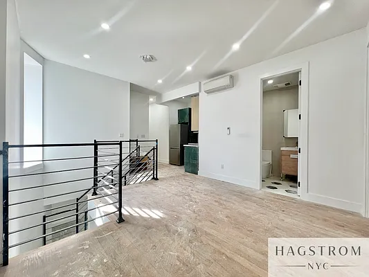 Rented by Hagstrom Management Inc | media 4