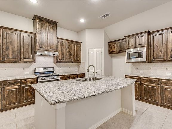 2nd image of 430 Catherine Ln