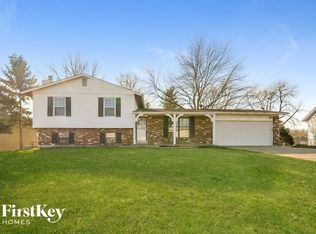 2007 Creekpoint Dr, Saint Peters, MO