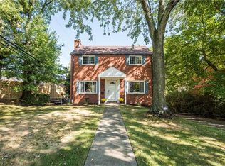 2 Forest Dr, Pittsburgh, PA 15220