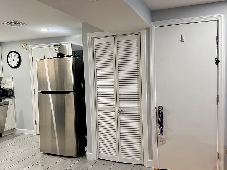 200 Bulgarmarsh Rd #1 — Photo 6