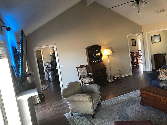 5th image of 72 N Walnut Dr