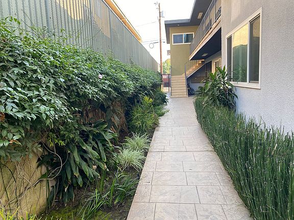 3rd image of 12618 Pacific Ave APT 8