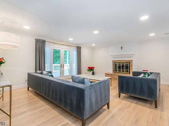 5th image of 12 Ravine Rd