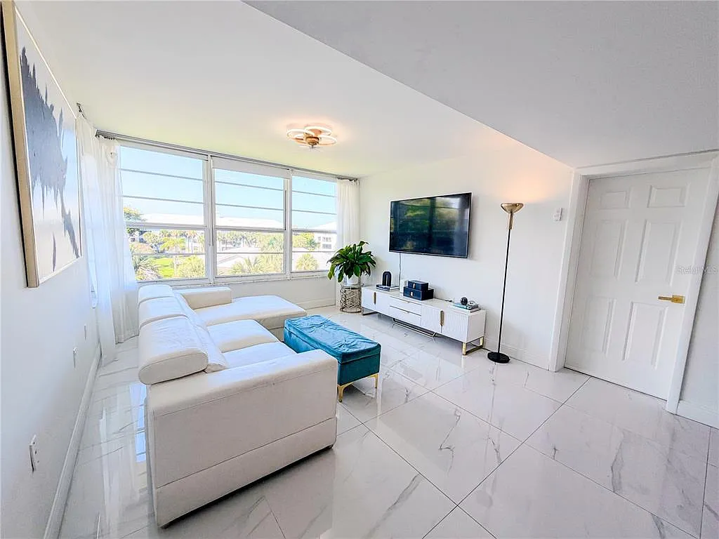 2 bed, 2.0 bath, 1437 sqft, $2,500 — Photo 3