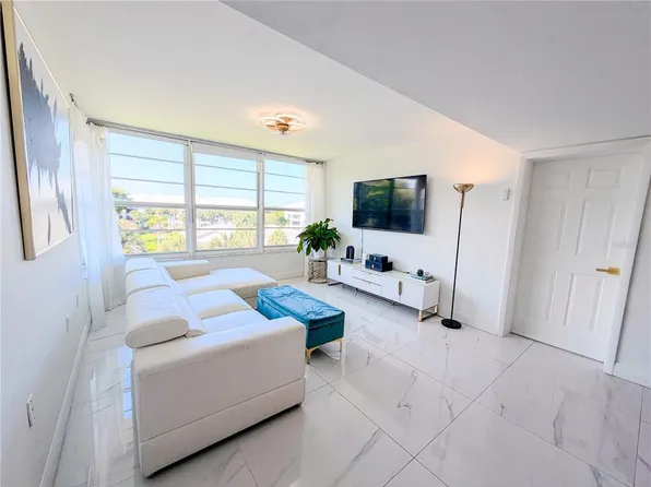 3635 Whitehall Dr APT 401, West Palm Beach, FL 33401