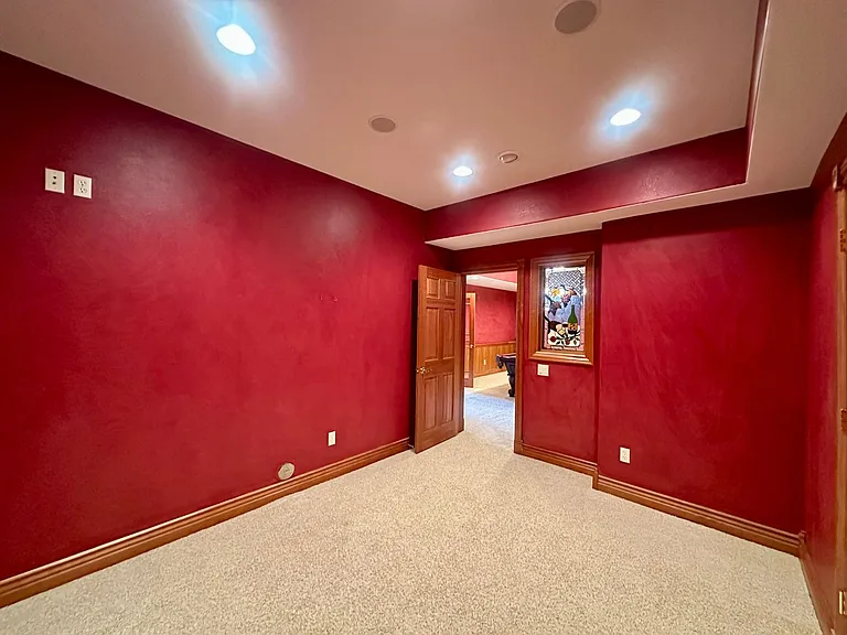 11707 Kestrel Rd — Photo 46