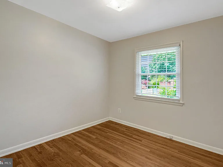 821 N Latham St — Photo 23