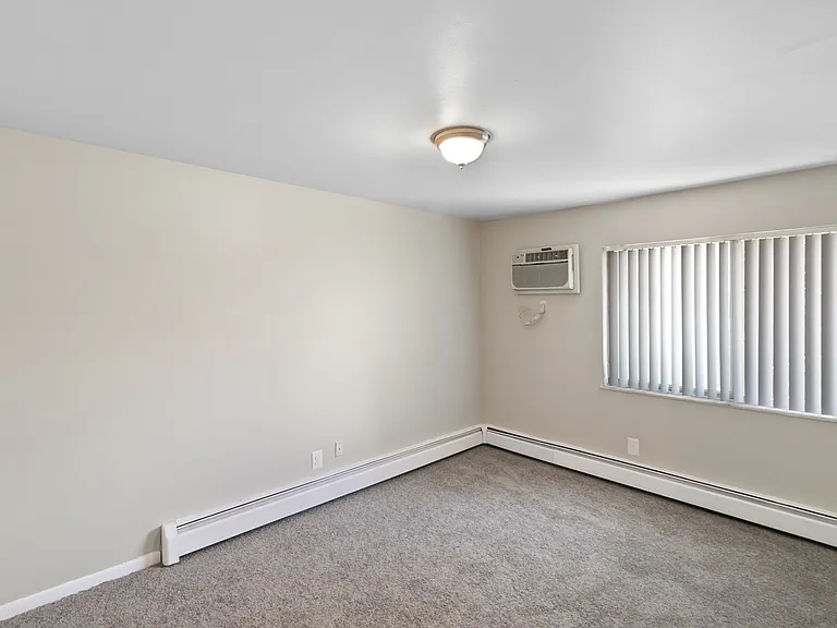 Lakeshore Apartments- New Baltimore — Photo 15