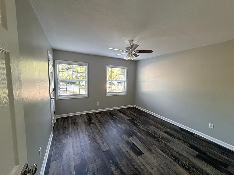 Center Town Condominiums — Photo 60