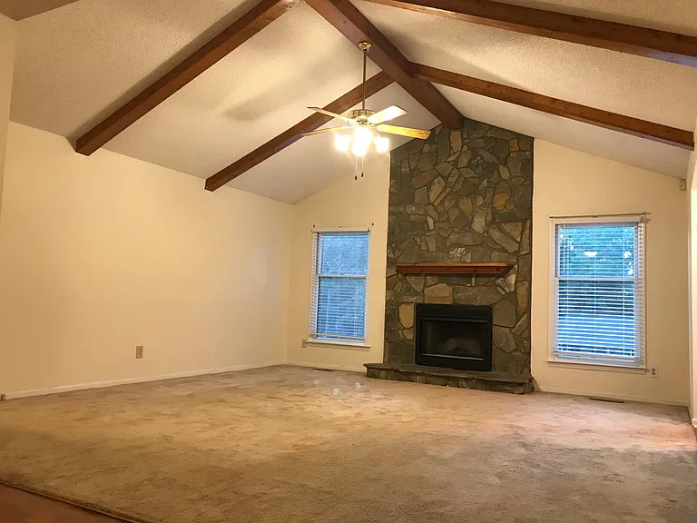 4448 Huntington Dr — Photo 3
