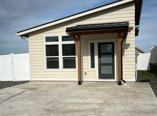 3665 S Roosevelt Pl, Kennewick, WA 99338