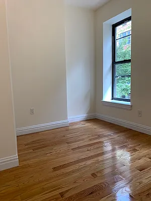 Rented by Chartwell Manhattan Realty | media 8