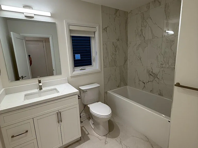 576B Guelph St — Photo 20