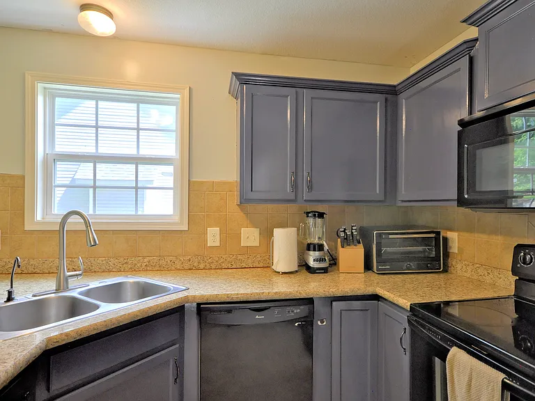 1212 Morstead Dr — Photo 22