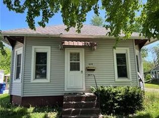 614 Douglas St, Paris, IL 61944