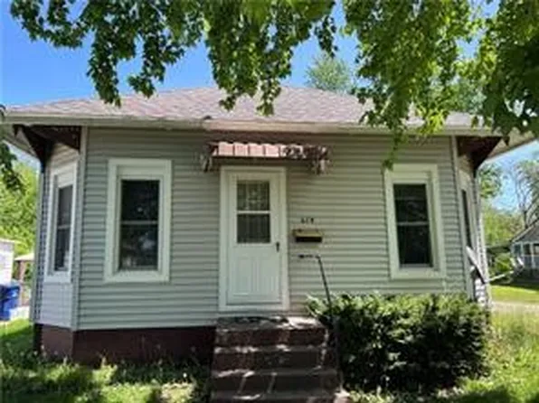 614 Douglas St, Paris, IL 61944