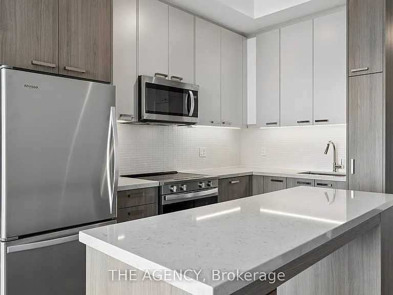 20 Soudan Ave #Penthouse 03 — Photo 10