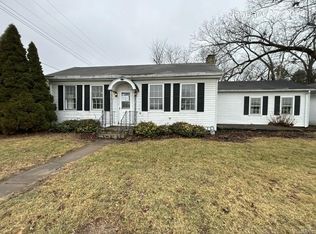 110 N Broadway, Kampsville, IL 62053