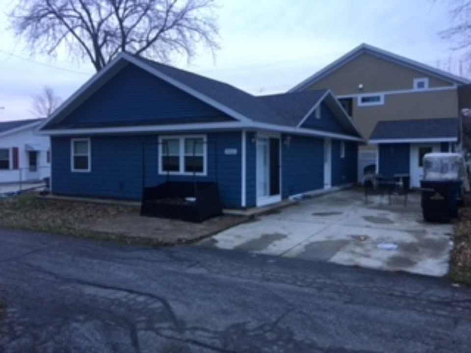 1st image of 5822 E Woodland Dr