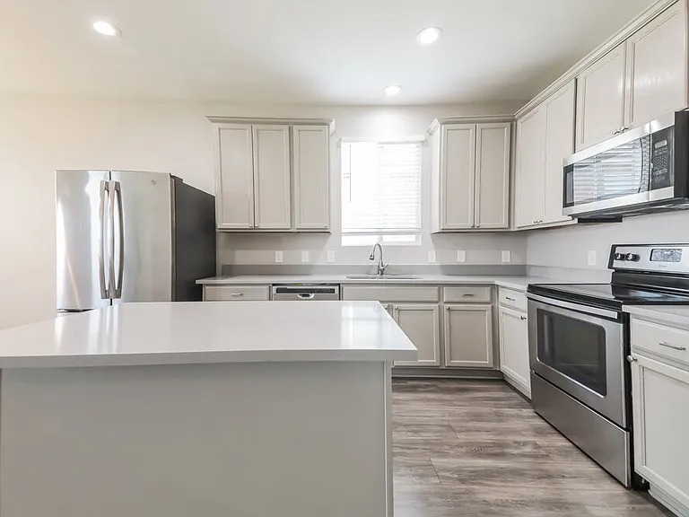1724 Gayla Creek Dr — Photo 9