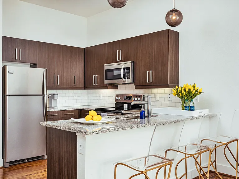 20 Midtown — Photo 12