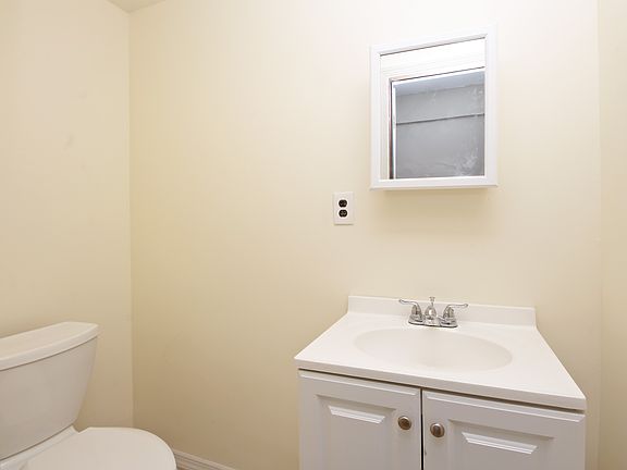 3rd image of 66 Croton Ave