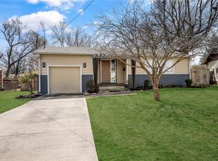 715 NW 6th St, Bentonville, AR 72712