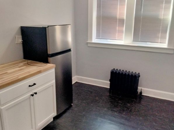 1220 W 104th St APT 104