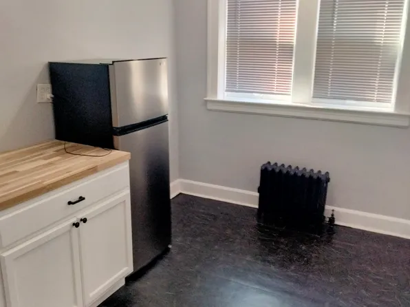 1220 W 104th St APT 104, Cleveland, OH 44102