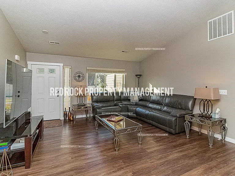 18431 E Selkirk Estates Rd — Photo 11