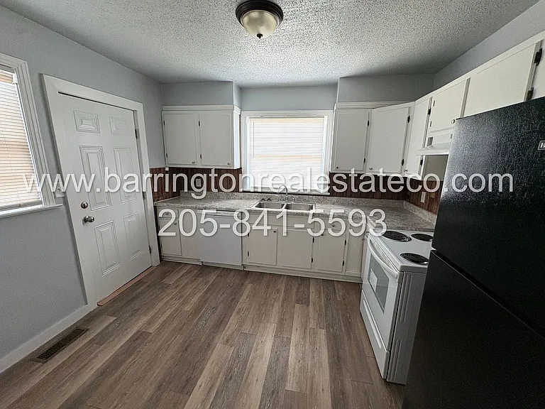 4401 Avenue I — Photo 3
