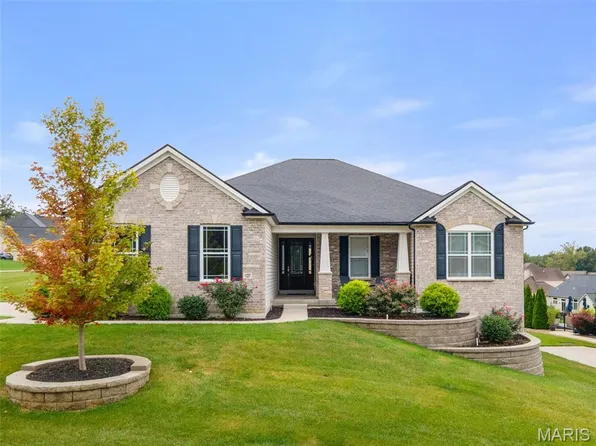 137 Woodspur Dr, Wentzville, MO 63385
