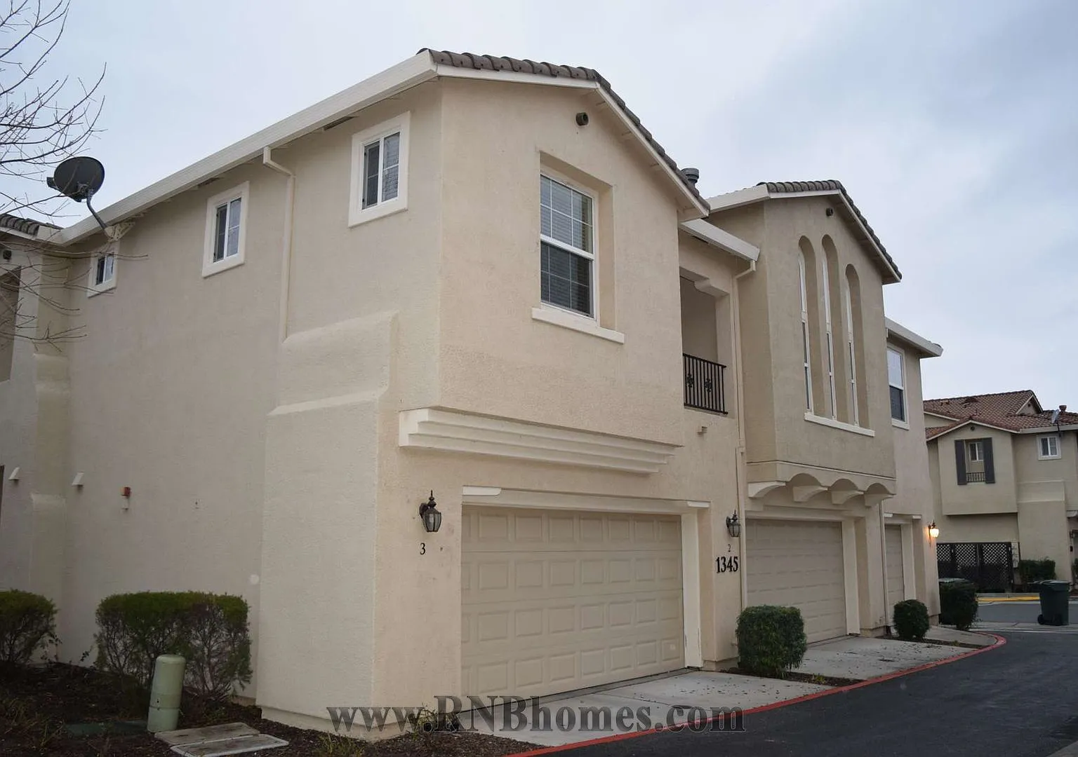 Incline Drive 1345 Unit 1 — Photo 2