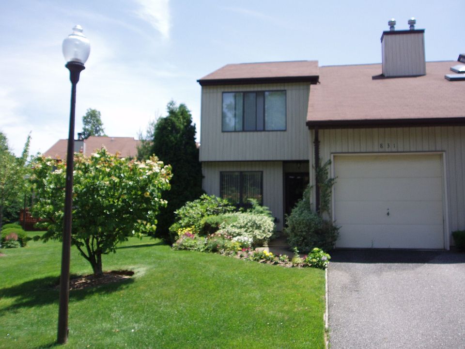 1st image of 831 Woodland Estates Dr