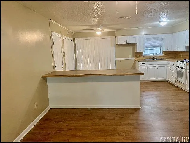 2 bed, 1.0 bath, 1000 sqft, $950 — Photo 2