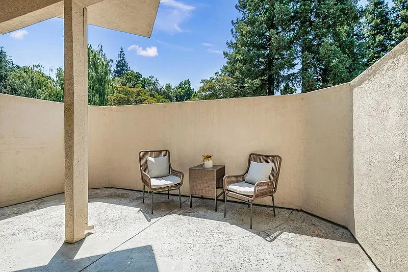 1 bed, 1.0 bath, 703 sqft, $2,345 — Photo 4