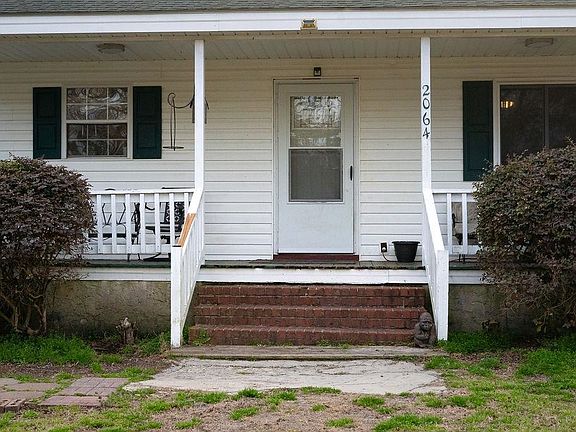 4th image of 2064 Martin St.